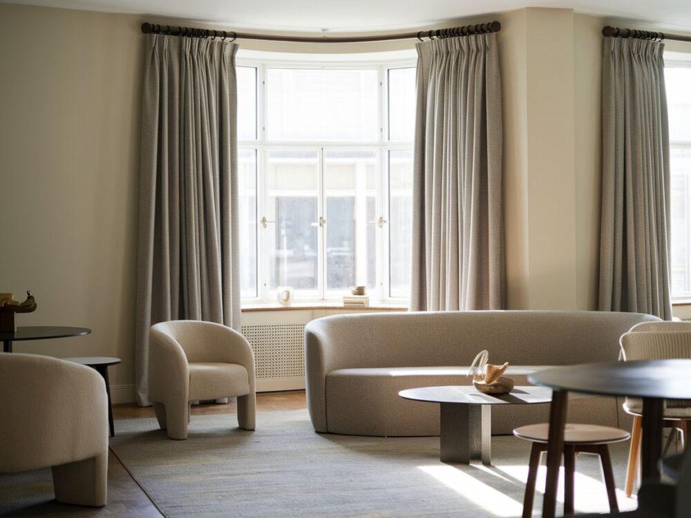 Karnisz dopasowany do wystroju salonu