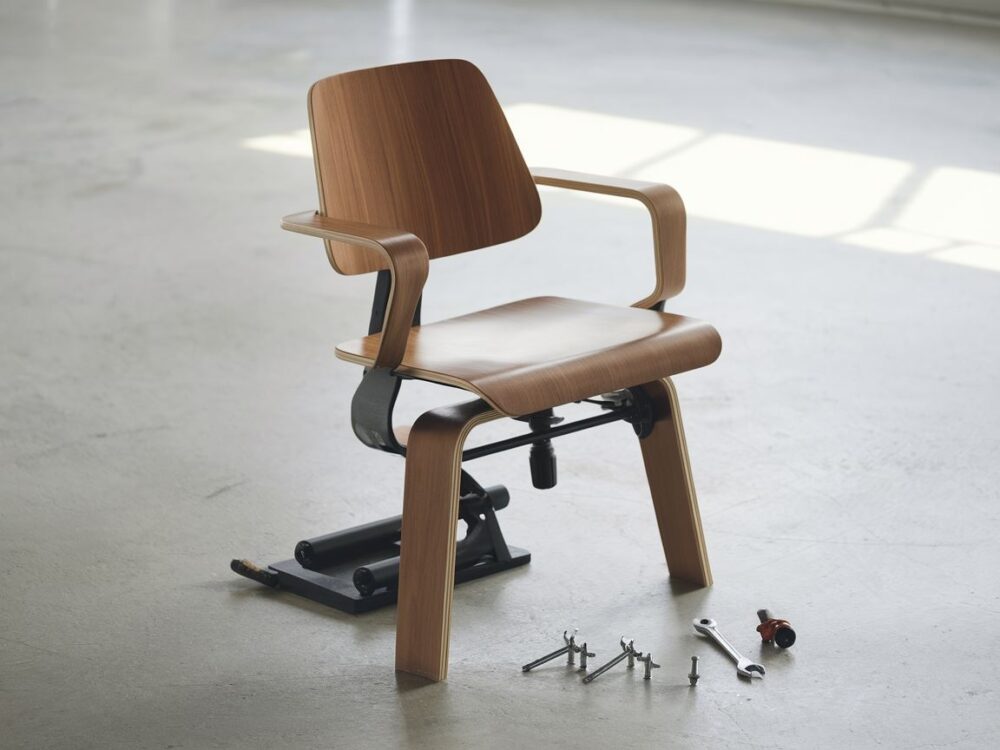 Krzesło dostosowane do wyższej pozycji siedzenia