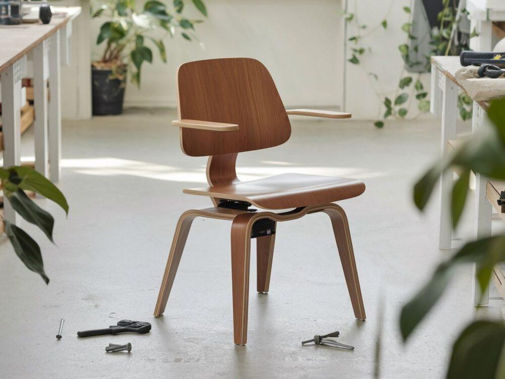 Krzesło z mechanizmem regulacji wysokości