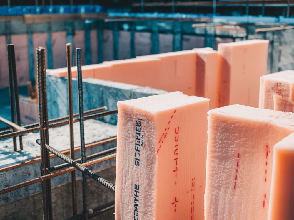 Montaż styropianu na fundamentach domu